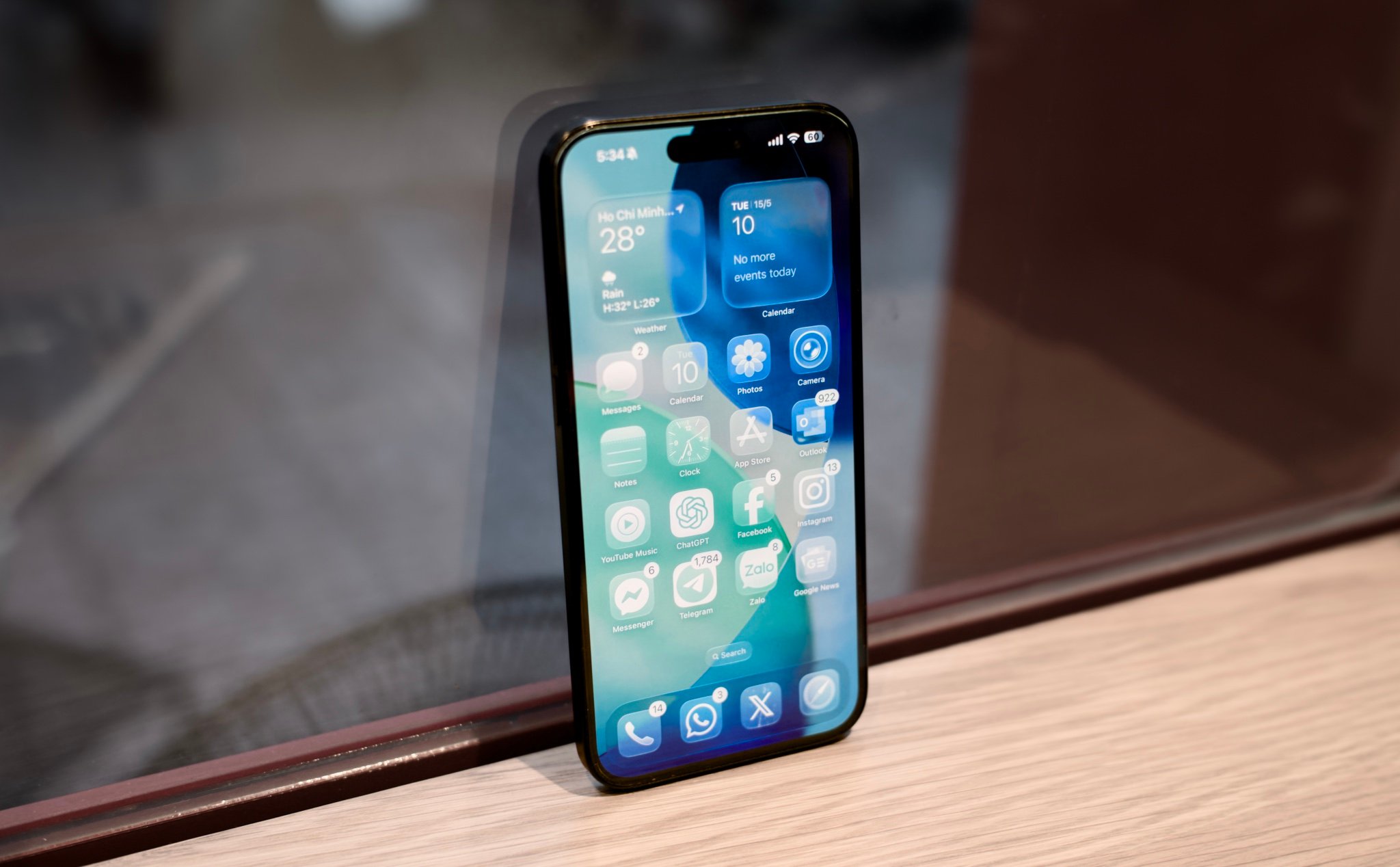 Tất tần tật về giao diện Liquid Glass trên iOS 26: Tuyệt đối điện ảnh