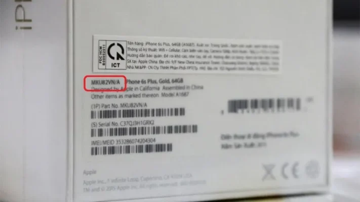 Tem niêm phong và hóa đơn mua hàng chính hãng giúp nhận diện cửa hàng bán iPhone uy tín nhất Thanh Xuân.