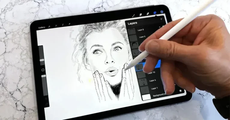 Người dùng sử dụng Apple Pencil vẽ tranh minh họa trên ứng dụng Procreate với độ nhạy áp lực cao.